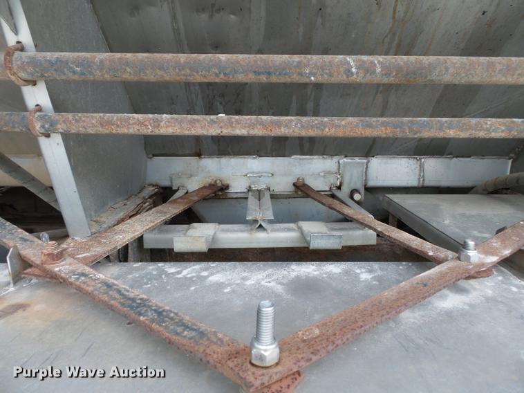 image for item DB7046 2001 Mack CX613 fertilizer tender truck