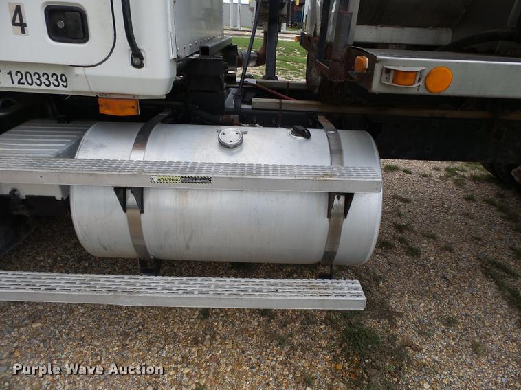 image for item DB7046 2001 Mack CX613 fertilizer tender truck