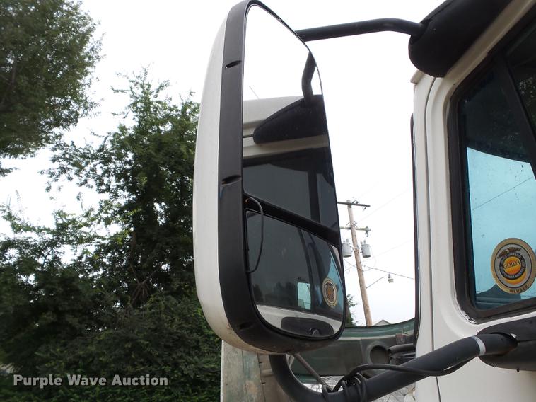 image for item DB7046 2001 Mack CX613 fertilizer tender truck