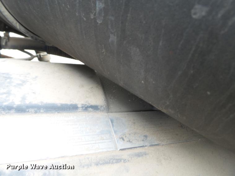 image for item DB7046 2001 Mack CX613 fertilizer tender truck