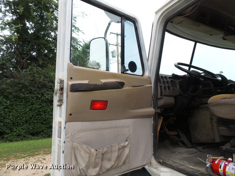 image for item DB7046 2001 Mack CX613 fertilizer tender truck