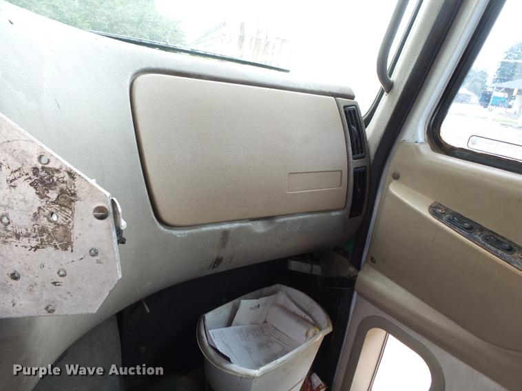 image for item DB7046 2001 Mack CX613 fertilizer tender truck