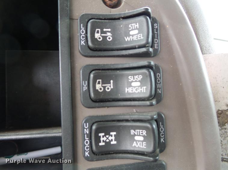 image for item DB7046 2001 Mack CX613 fertilizer tender truck