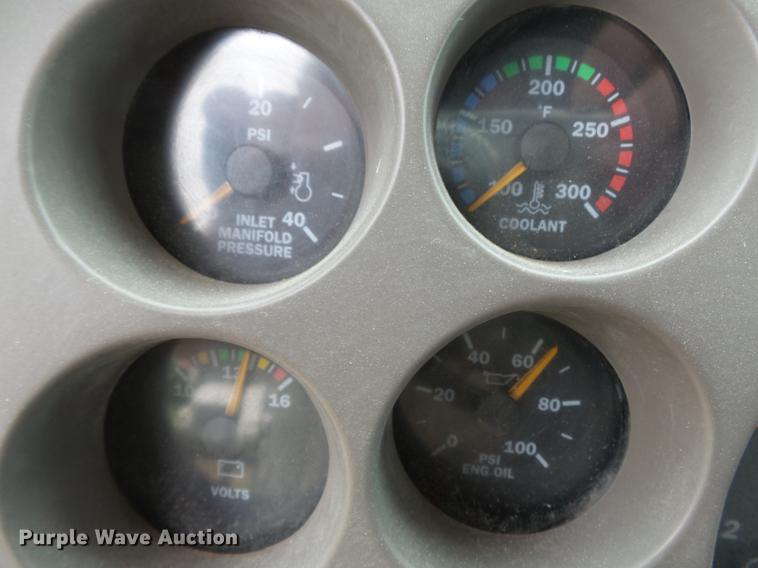 image for item DB7046 2001 Mack CX613 fertilizer tender truck