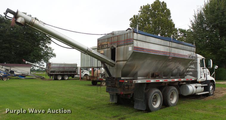 image for item DB7047 2002 Mack CX613 fertilizer tender truck