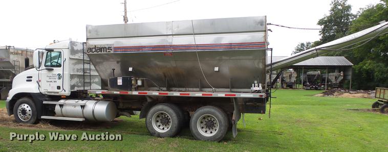 image for item DB7047 2002 Mack CX613 fertilizer tender truck
