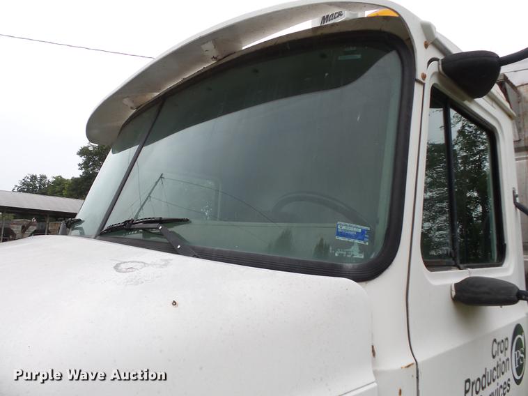 image for item DB7047 2002 Mack CX613 fertilizer tender truck