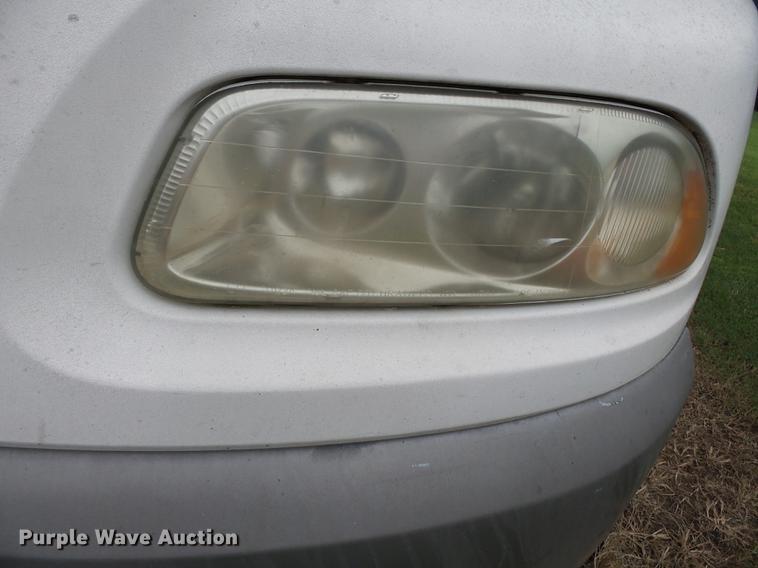 image for item DB7047 2002 Mack CX613 fertilizer tender truck