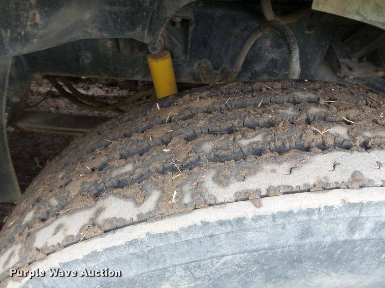 image for item DB7047 2002 Mack CX613 fertilizer tender truck