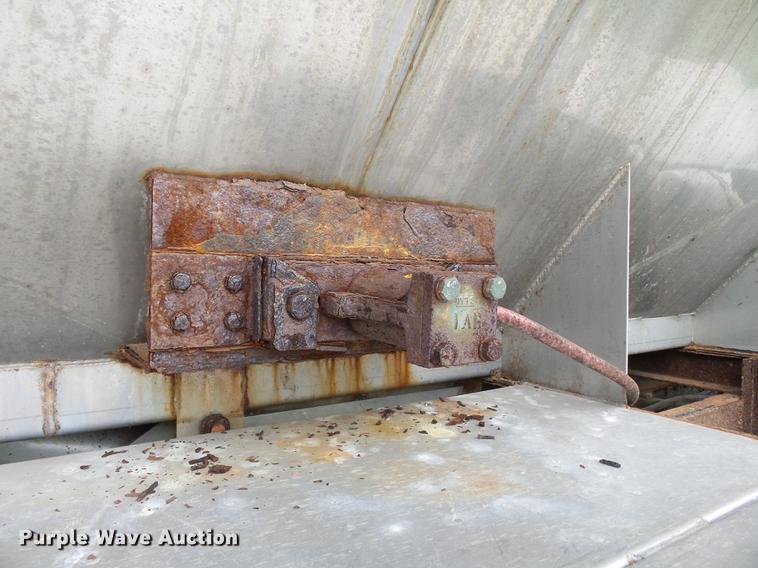 image for item DB7047 2002 Mack CX613 fertilizer tender truck