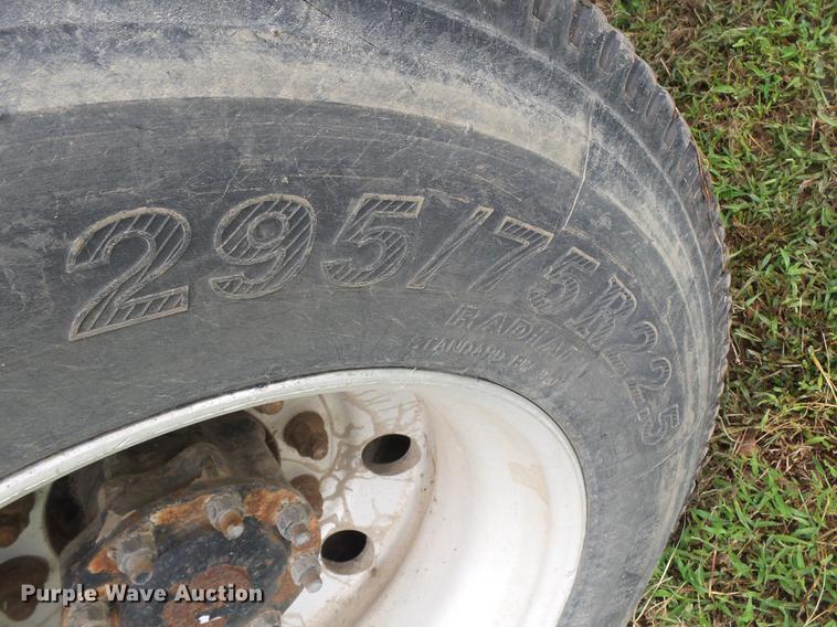 image for item DB7047 2002 Mack CX613 fertilizer tender truck