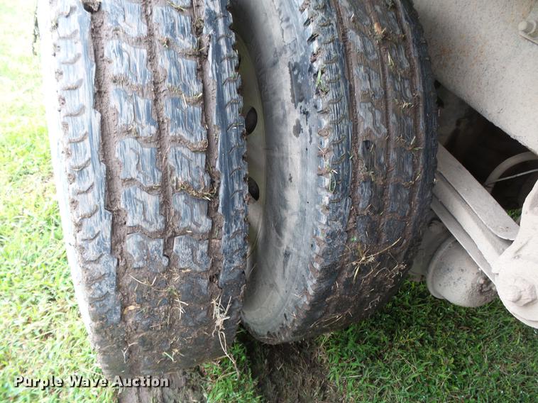 image for item DB7047 2002 Mack CX613 fertilizer tender truck