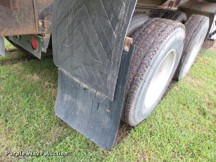 image for item DB7047 2002 Mack CX613 fertilizer tender truck