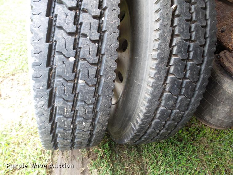 image for item DB7047 2002 Mack CX613 fertilizer tender truck