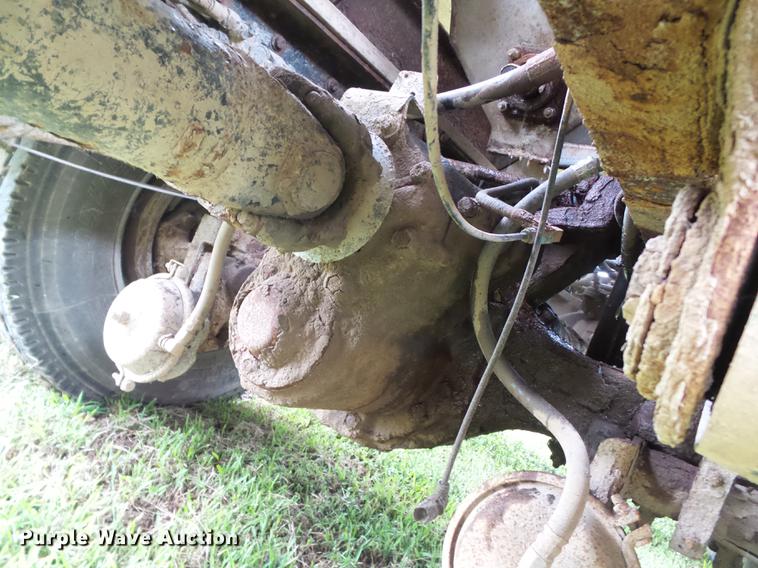 image for item DB7047 2002 Mack CX613 fertilizer tender truck