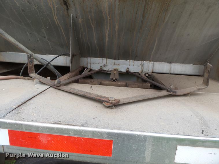 image for item DB7047 2002 Mack CX613 fertilizer tender truck