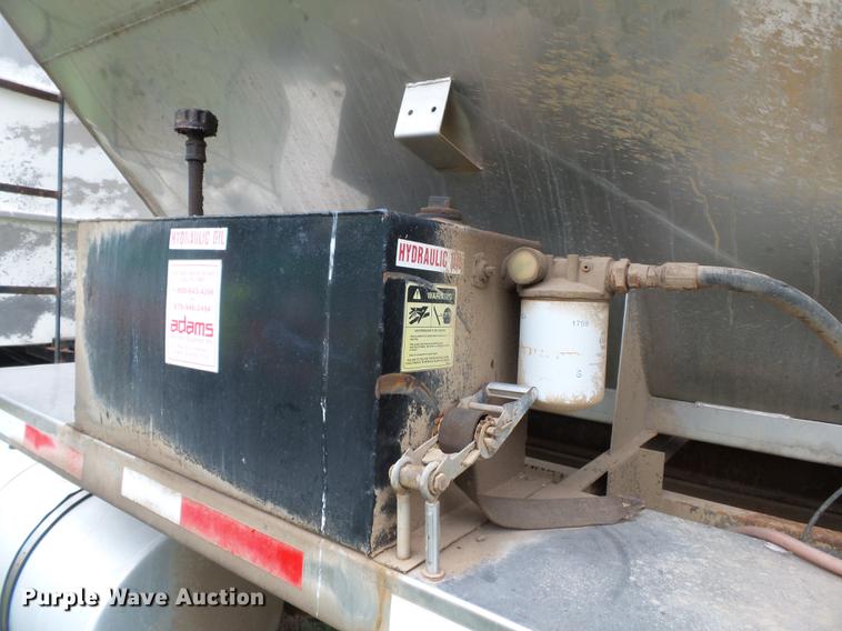 image for item DB7047 2002 Mack CX613 fertilizer tender truck