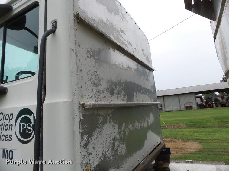 image for item DB7047 2002 Mack CX613 fertilizer tender truck