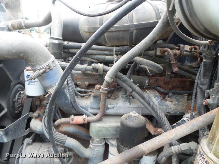 image for item DB7047 2002 Mack CX613 fertilizer tender truck