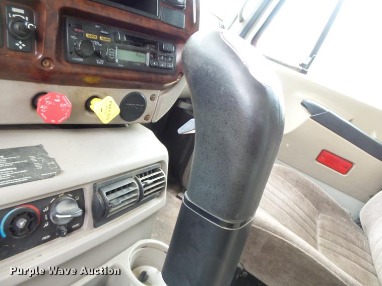 image for item DB7047 2002 Mack CX613 fertilizer tender truck