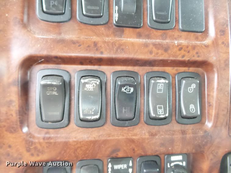 image for item DB7047 2002 Mack CX613 fertilizer tender truck