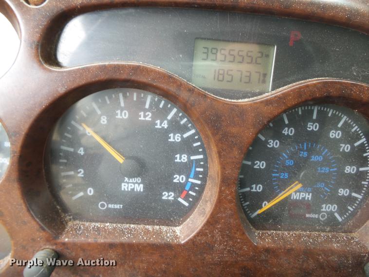 image for item DB7047 2002 Mack CX613 fertilizer tender truck