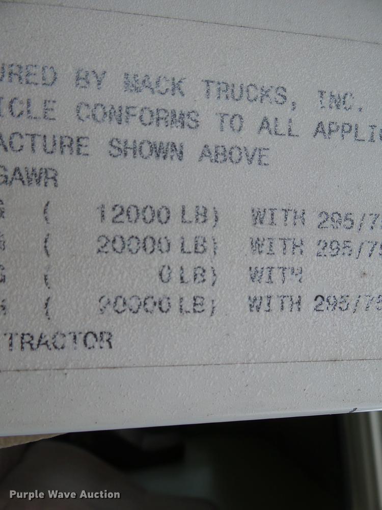 image for item DB7047 2002 Mack CX613 fertilizer tender truck