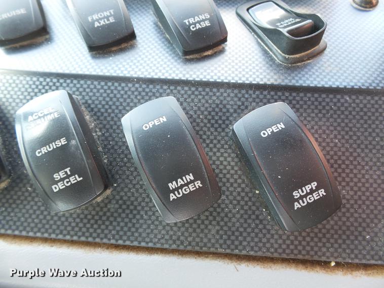 image for item DD2491 2015 RBR Venturi 350 Case IH applicator