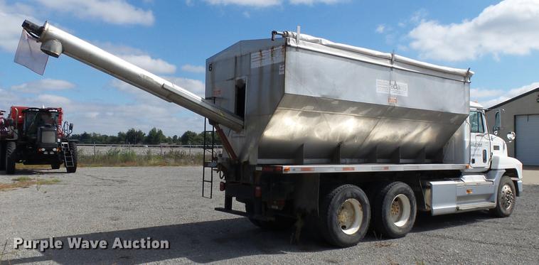 image for item DD2492 1997 Mack CH613 fertilizer tender truck