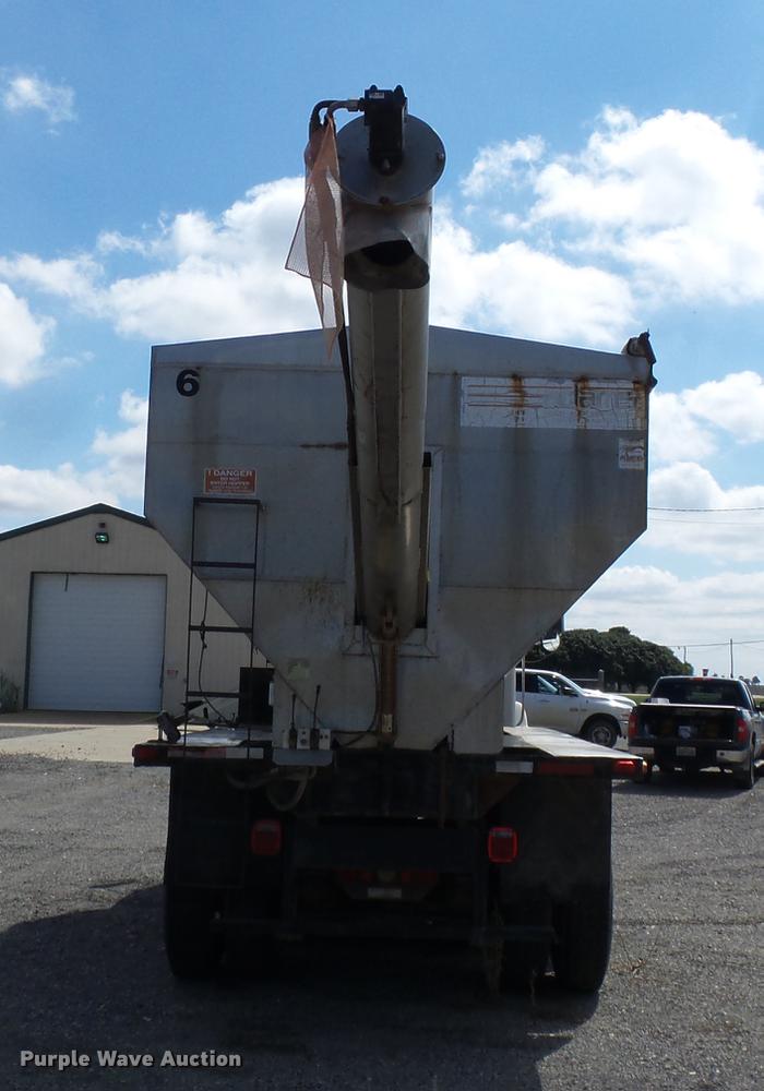 image for item DD2492 1997 Mack CH613 fertilizer tender truck