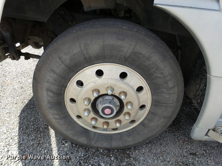 image for item DD2492 1997 Mack CH613 fertilizer tender truck