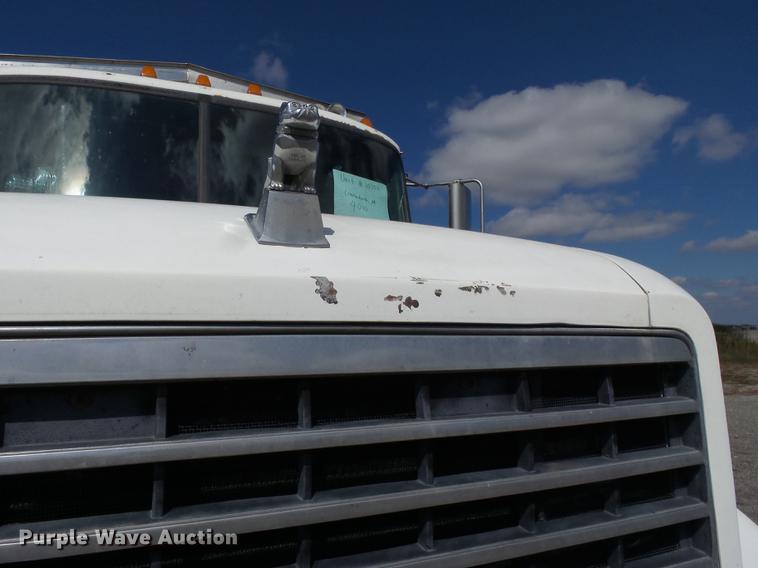 image for item DD2492 1997 Mack CH613 fertilizer tender truck