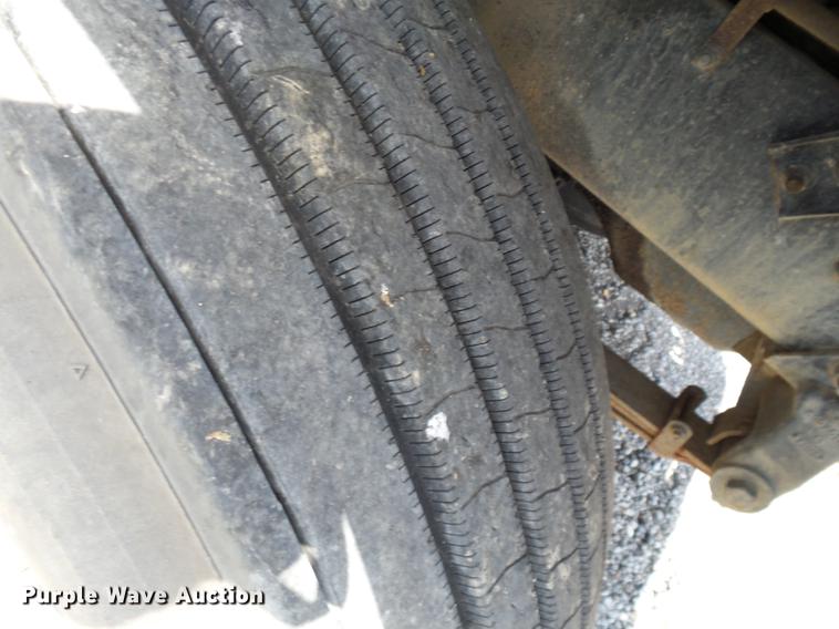 image for item DD2492 1997 Mack CH613 fertilizer tender truck