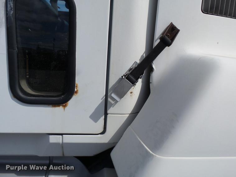 image for item DD2492 1997 Mack CH613 fertilizer tender truck