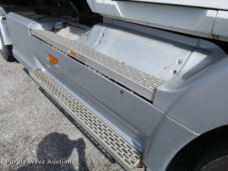 image for item DD2492 1997 Mack CH613 fertilizer tender truck