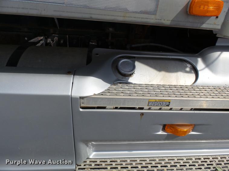 image for item DD2492 1997 Mack CH613 fertilizer tender truck