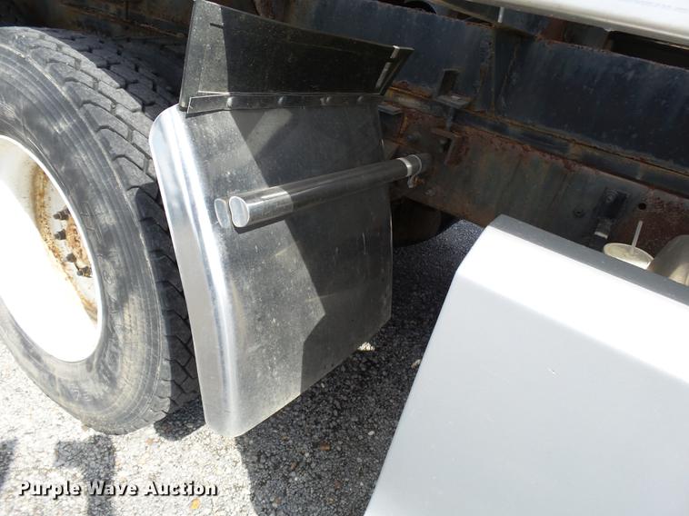 image for item DD2492 1997 Mack CH613 fertilizer tender truck