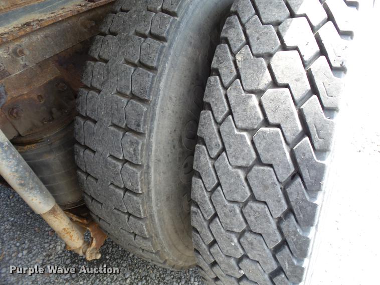 image for item DD2492 1997 Mack CH613 fertilizer tender truck