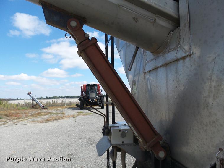 image for item DD2492 1997 Mack CH613 fertilizer tender truck