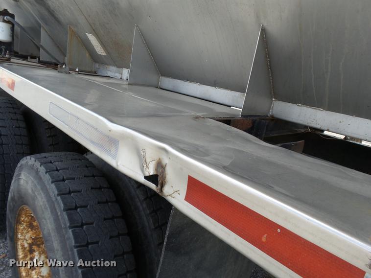 image for item DD2492 1997 Mack CH613 fertilizer tender truck