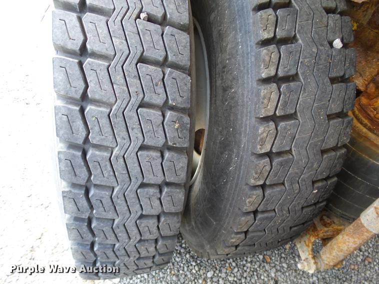 image for item DD2492 1997 Mack CH613 fertilizer tender truck