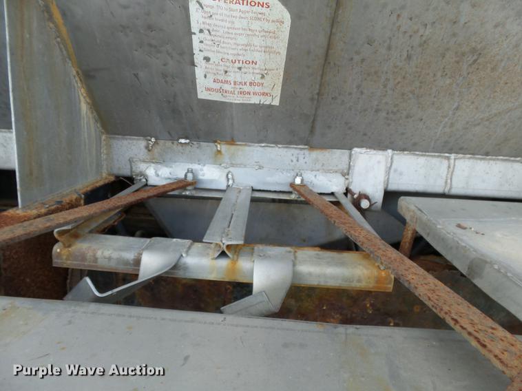 image for item DD2492 1997 Mack CH613 fertilizer tender truck