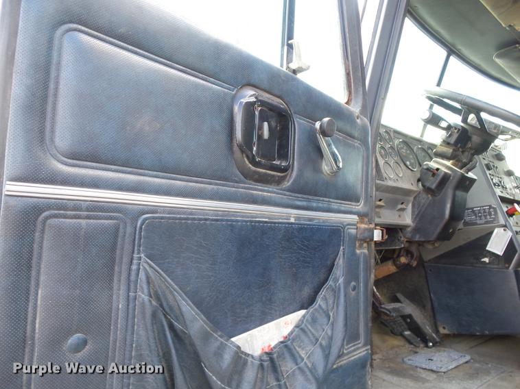 image for item DD2492 1997 Mack CH613 fertilizer tender truck