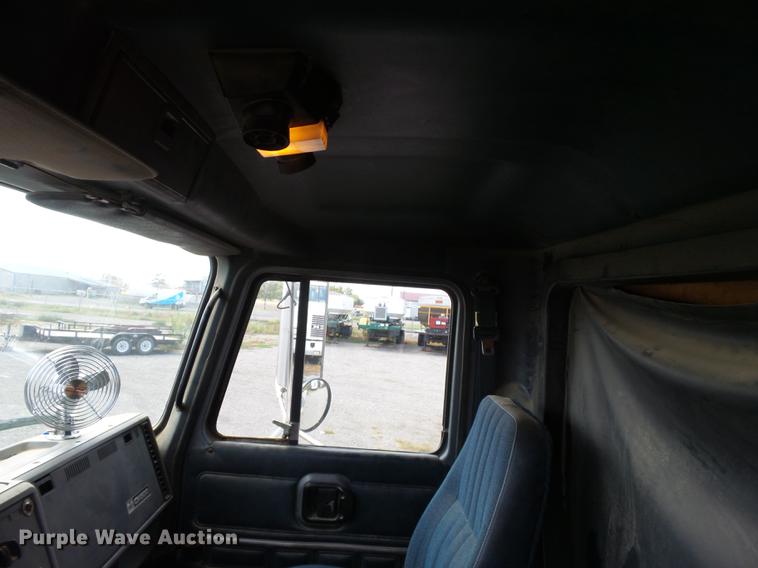 image for item DD2492 1997 Mack CH613 fertilizer tender truck