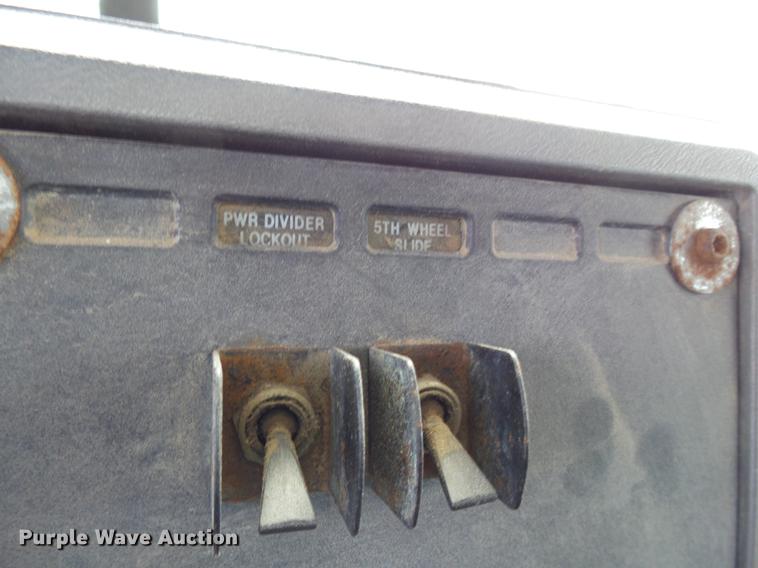 image for item DD2492 1997 Mack CH613 fertilizer tender truck