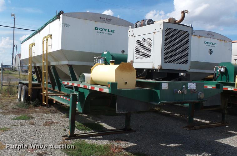 image for item DD2496 2010 Behnke DDT24 fertilizer tender trailer