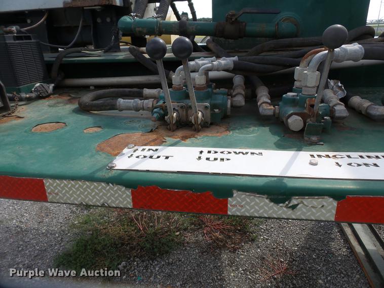 image for item DD2496 2010 Behnke DDT24 fertilizer tender trailer