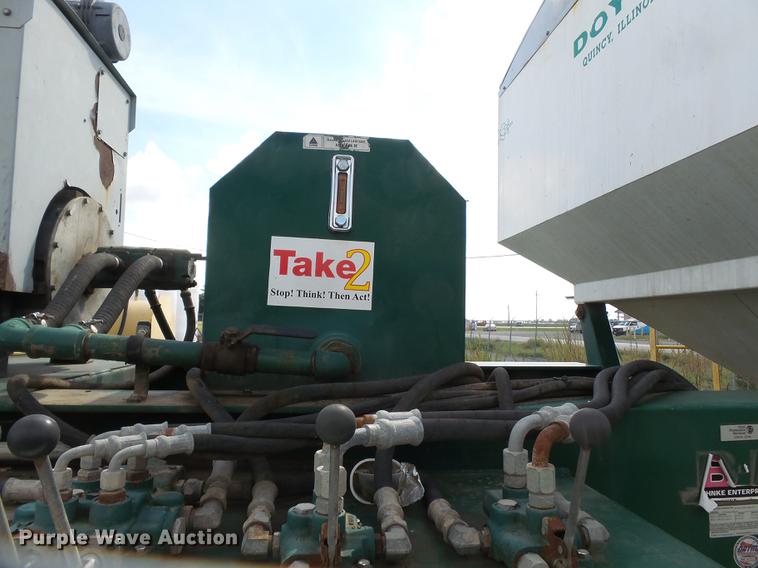 image for item DD2496 2010 Behnke DDT24 fertilizer tender trailer