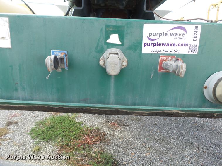 image for item DD2496 2010 Behnke DDT24 fertilizer tender trailer