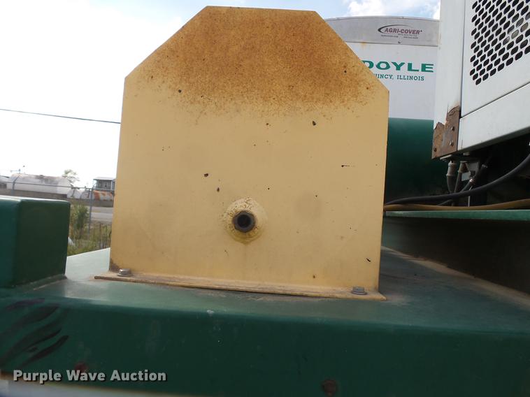 image for item DD2496 2010 Behnke DDT24 fertilizer tender trailer